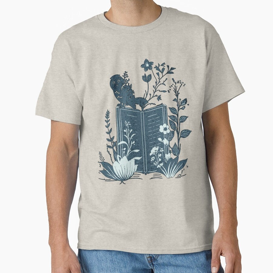 Aesthetic Bookish Owl Classic T Shirt