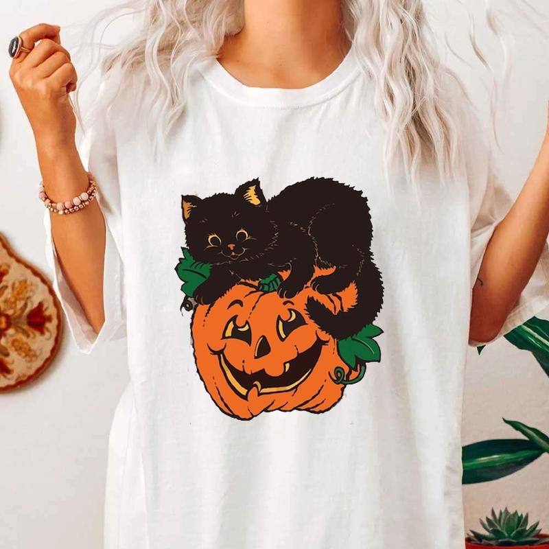 Black Cat Pumpkin T-Shirt Sweatshirt, Fall Sweatshirt, Halloween Sweatshirt, Black Cat Halloween Shirt, Vintage Halloween Shirt, Halloween 2024