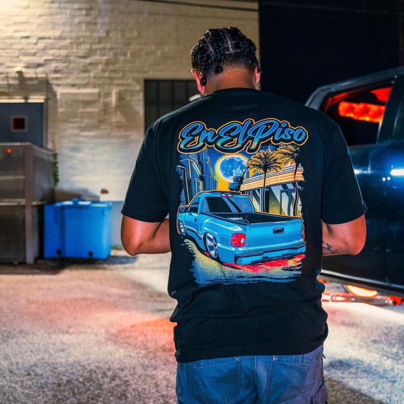 En El Piso 2.0 Car Graphic Tee, Men's Car Enthusiast T-Shirt, Casual Automotive Apparel, Ideal Gift for Car Lovers