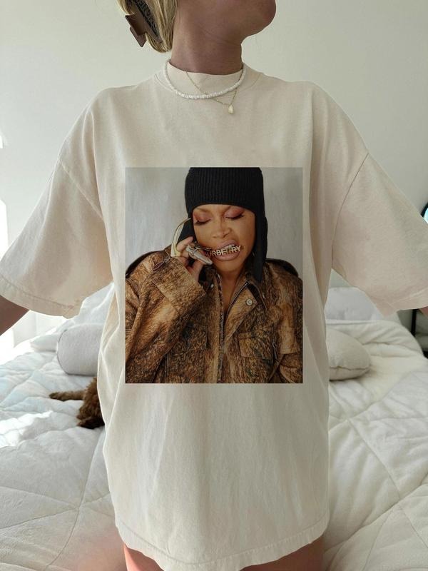 Erykah Badu 2023 Tshirt, Erykah Badu vintage,90s Erykah Badu music t-shirt Gift for men, women Unisex T shirt