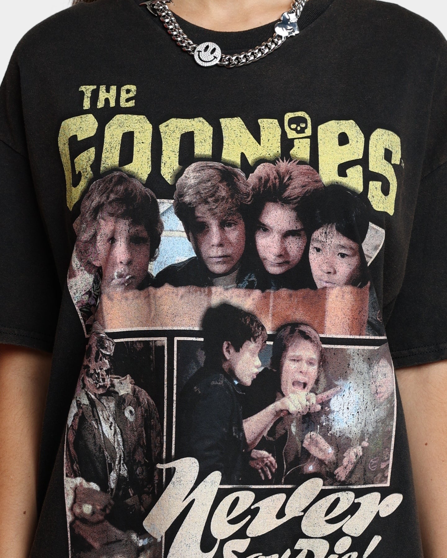 Goat Crew X The Goonies Goonies Vintage T-Shirt Washed Black Style001