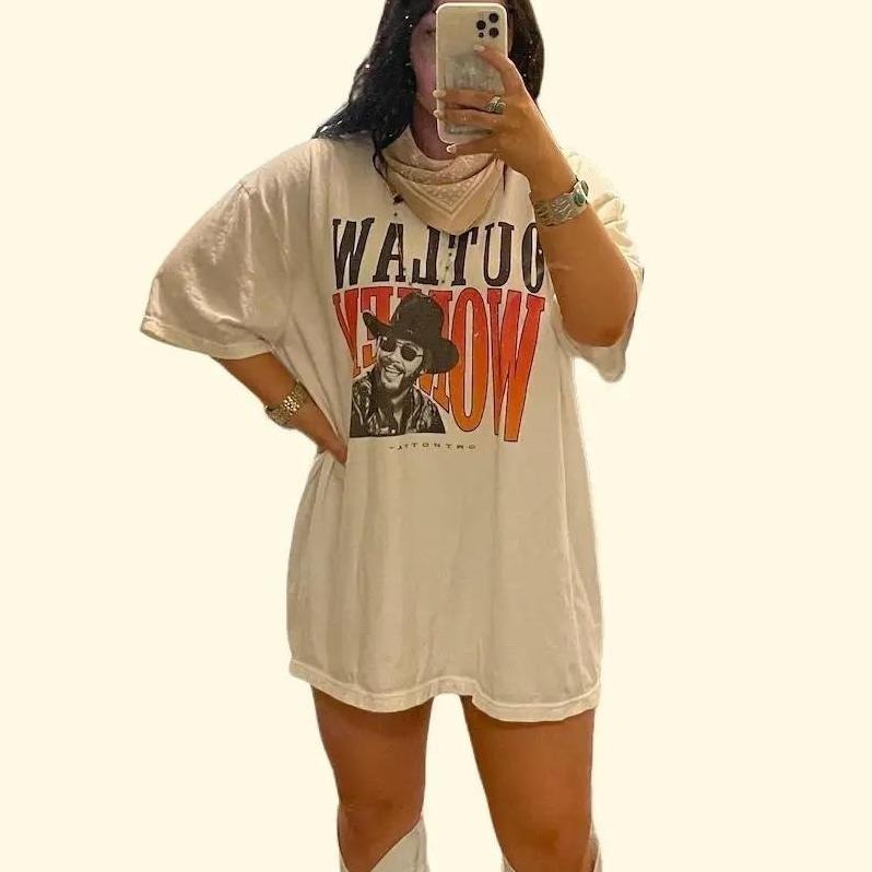 Outlaw Women Hank Williams Jr -  Western Retro Boho Hippie Shirt Classic Country Music Oversized Graphic  Womenswear Streetwear Tshirt vintage tee