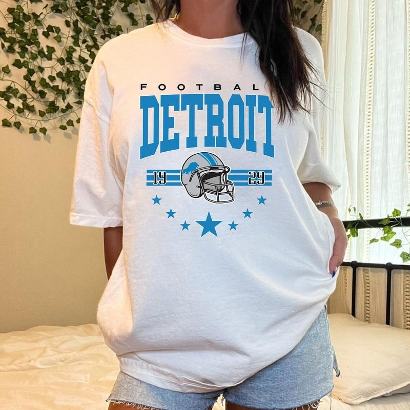 Retro Detroit Football Sweatshirt, Vintage Detroit Football Crewneck, Lions Football Shirt, Detroit Football Hoodie Fan Gifts, football mens shirt, Detroit Womens gift, Vintage Football Cotton Round Neck Shortsleeve Sweatshirt