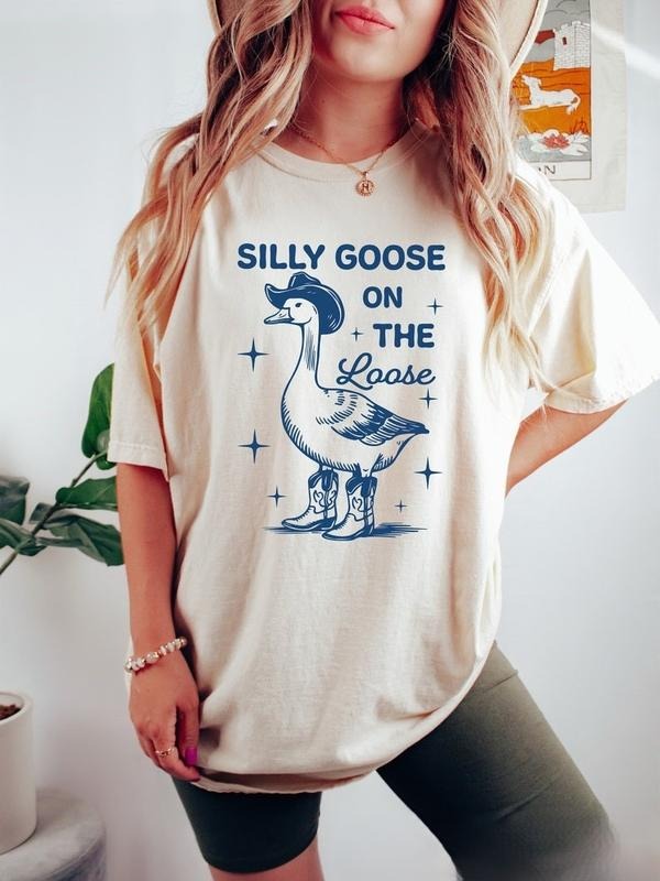 Retro Silly Goose Tshirt, Silly Goose On The Loose, Funny Cowgirl Shirt, Funny Western Tee, Funny Graphic Tee, 90s Aesthetic Shirt Top Womenswear