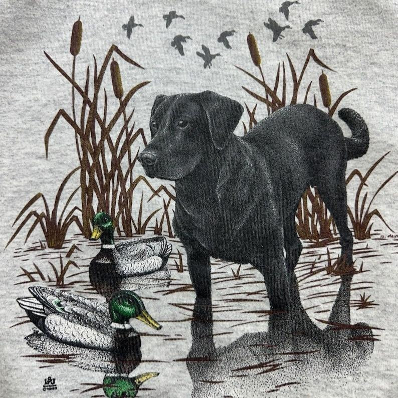 Vintage 90s Black Labrador Dog and Duck Nature Animal Lover Crewneck Sweatshirt Hoodie T-shirt