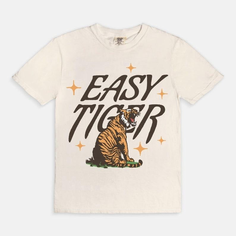 Vintage Easy Tiger Tee, Trendy Aesthetic Colors Graphic Tee, Vintage Inspired Graphic T-Shirt, Gift For Men And Woman