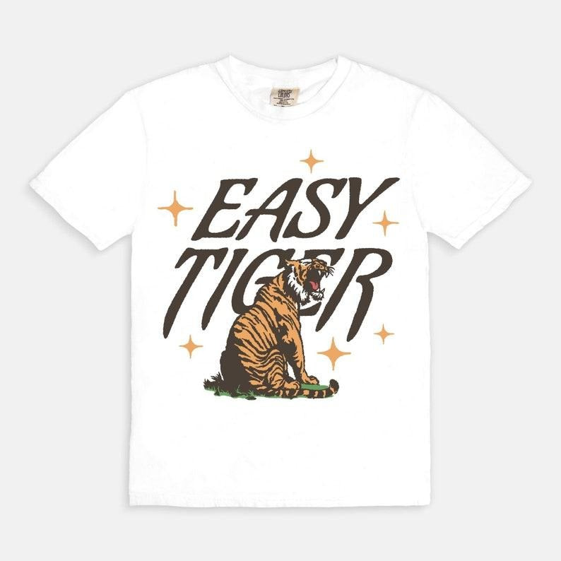 Vintage Easy Tiger Tee, Trendy Aesthetic Colors Graphic Tee, Vintage Inspired Graphic T-Shirt, Gift For Men And Woman