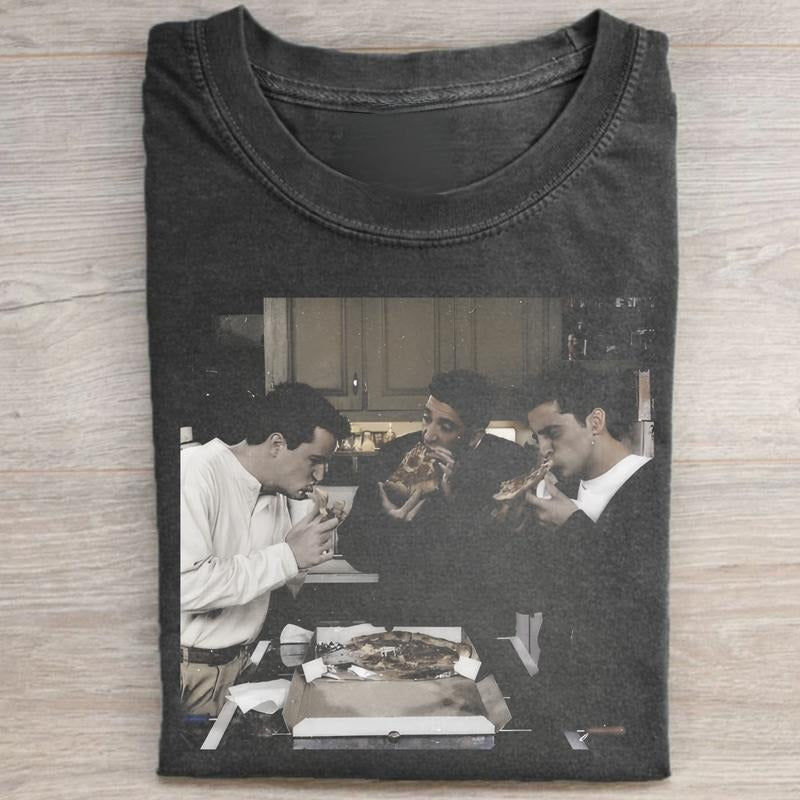 Vintage Friends Eating Pizza Graphic Tee - Friends Sitcom - Movie Shirt - Chandler Bing - Joey Tribbiani - Ross Geller - Funny Momments - Gift for Friends - Memorial Gifts