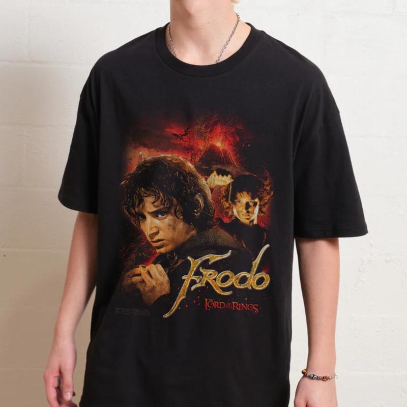 Vintage Frodo Baggins Graphic Tee - The Lord of The Rings Movie Shirt - Middle Earth - J.R.R. Tolkien - The Hobbits - The Fellowship of the Ring