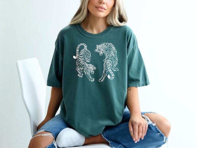 Vintage Tiger Shirt Tshirt Tiger Tshirt Tiger Graphic Tee Year of the Tiger Pink Tiger Shirt Aesthetic Clothes Indie T Shirt, Vintage Tiger Shirt, Tiger Shirt