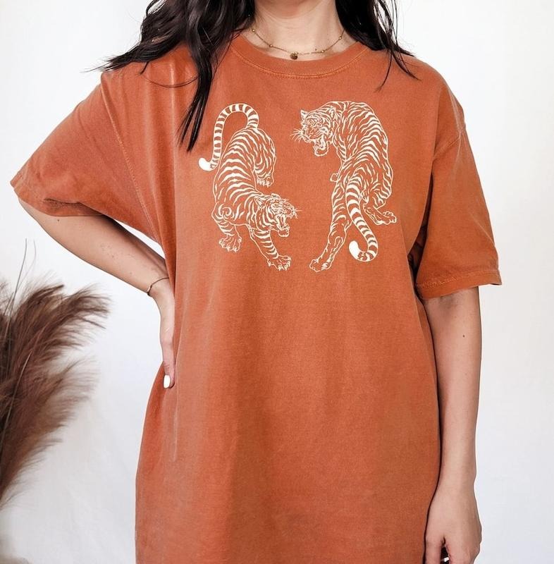 Vintage Tiger T-Shirt, Graphic Tees,  Year Of The Tiger Pink, Tiger Aesthetic Clothes T-Shirt, Gift For Men And Woman