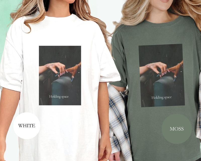 Wicked T-Shirt Holding Space Ariana Cynthia Finger Hold Defying Gravity meme Wicked Movie gift Broadway shirt Glinda Elphaba Comfort Colors