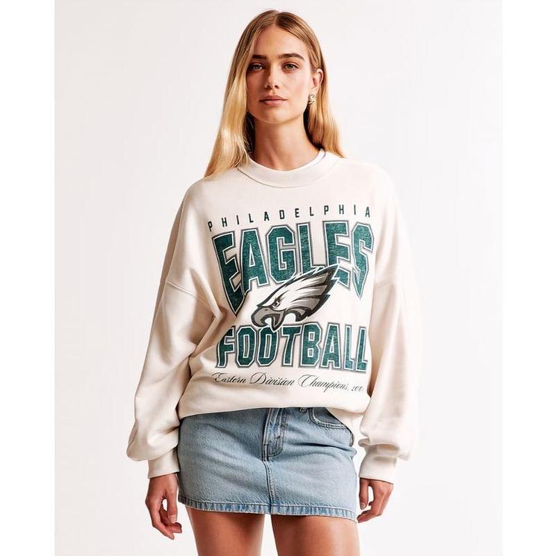 Vintage Philadelphia Graphic Oversized Sunday Crew Graphic Sweatshirt, Sundays Are For Football, Retro American Football Team Sweatshirt, Gift For Fan
