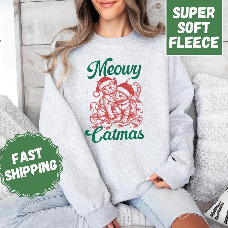 Meowy Catmas Crewneck Sweatshirt, Womenswear Cat Christmas Soft Printed Sweatshirt, Cozy Holiday Oversized Top Comfortable Fit, Fleece Long Sleeve