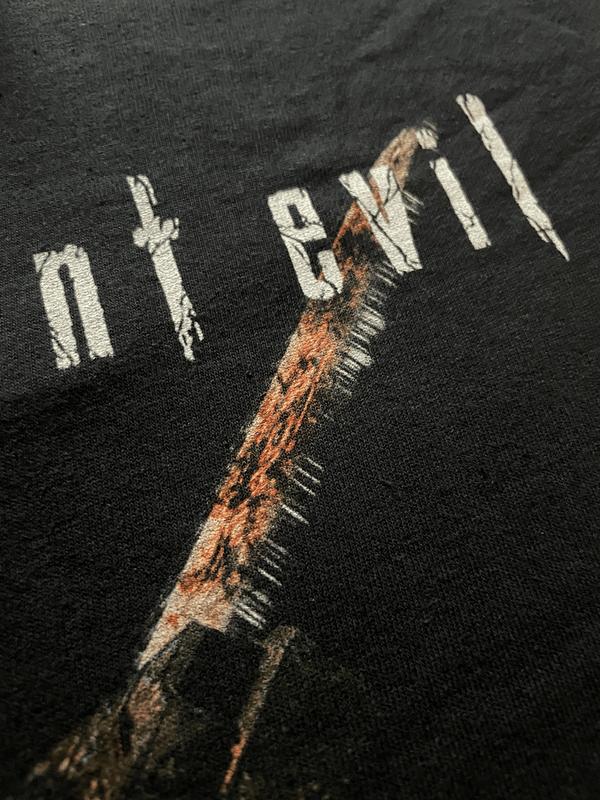 Resident Evil 4 Dr Salvador Chainsaw - T Shirt - Various Sizes Survival Horror Gamecube Playstation Ps2, Unisex Cotton Tee